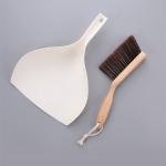 Dustpan with Wooden Brush xt 1161